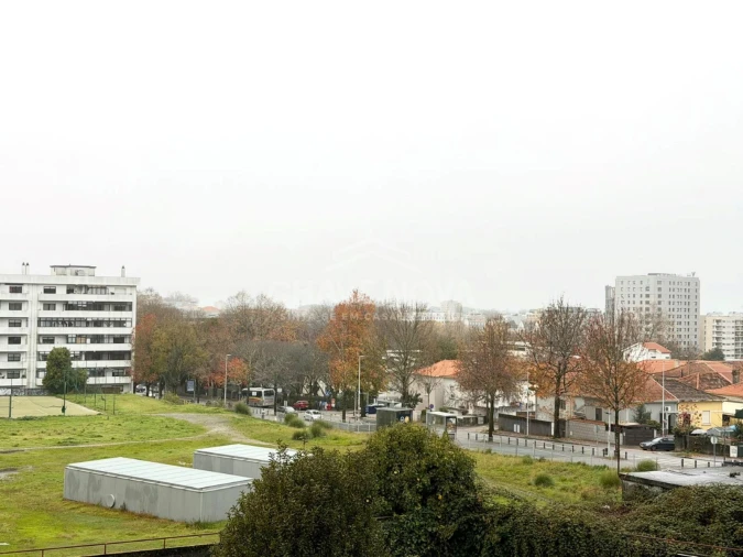 Apartamento T1 para Arrendamento em Paranhos Foto 16