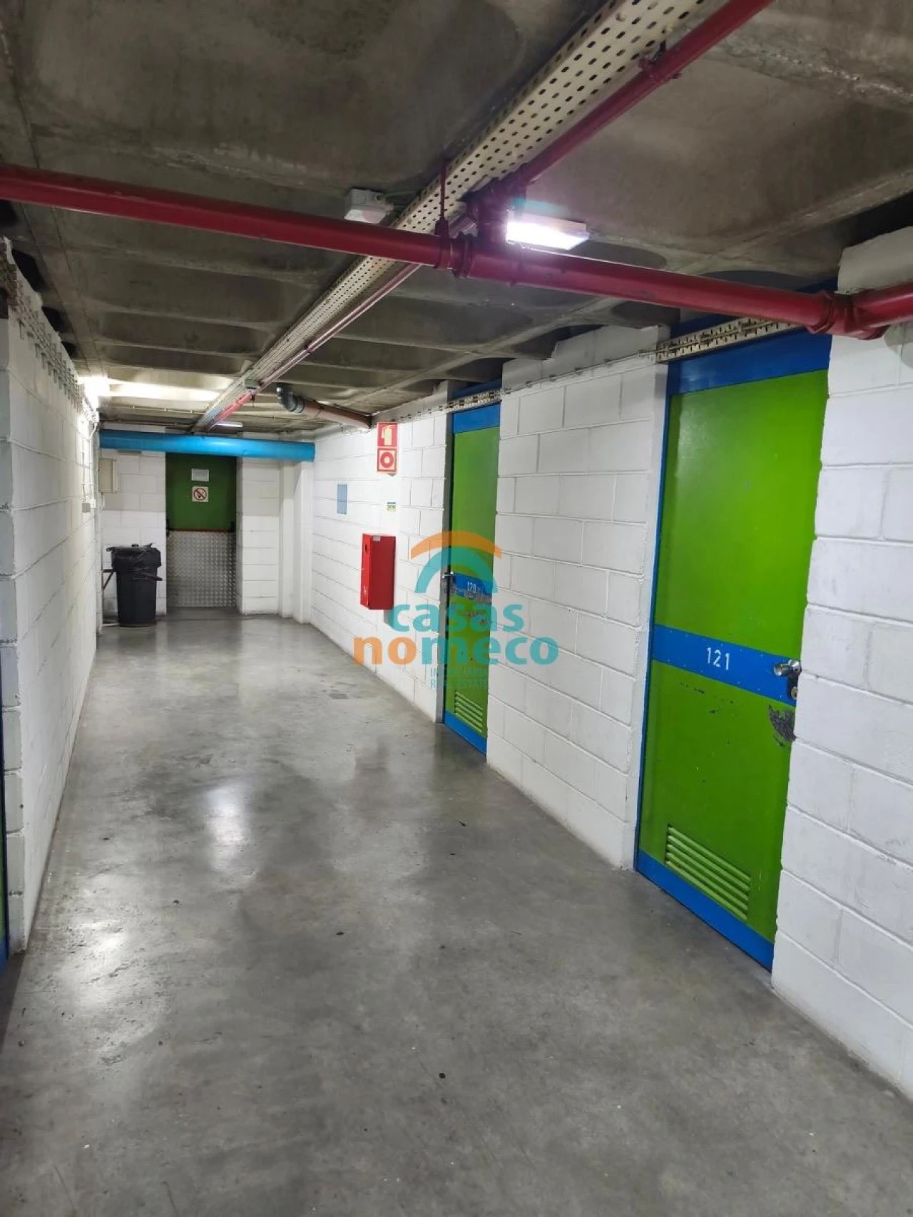 Armazém para Arrendamento em Campo de Ourique Foto 1