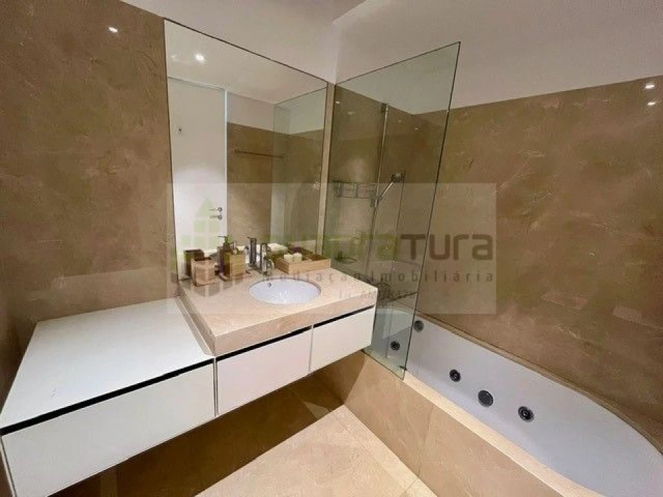 Apartamento T3 para Venda em Aldoar, Foz do Douro e Nevogilde Foto 17