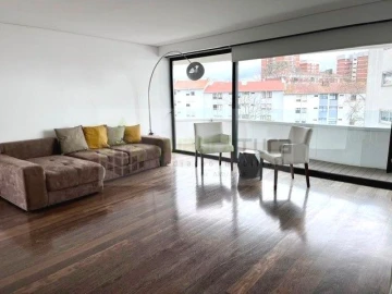 Apartamento T3 para Venda em Aldoar, Foz do Douro e Nevogilde