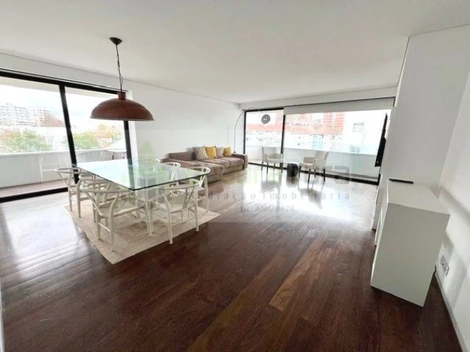 Apartamento T3 para Venda em Aldoar, Foz do Douro e Nevogilde