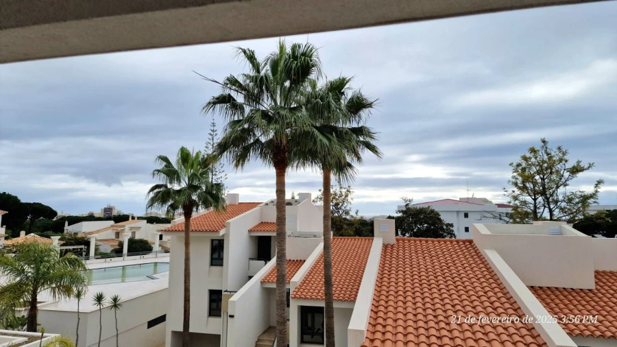 Apartamento T2 para Venda em Quarteira Foto 3