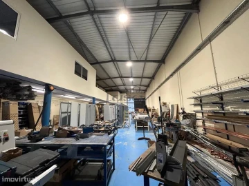 Armazém para Venda em Ermesinde