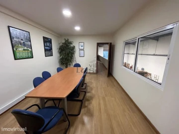 Armazém para Venda em Ermesinde