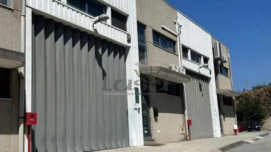 Armazém para Venda em Ermesinde