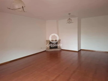 Apartamento T3 para Venda em Cristelos, Boim e Ordem