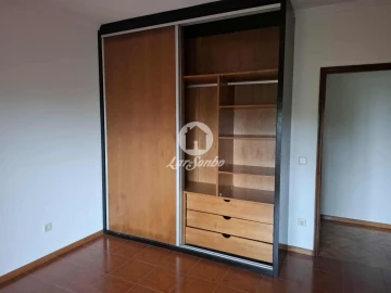 Apartamento T3 para Venda em Cristelos, Boim e Ordem