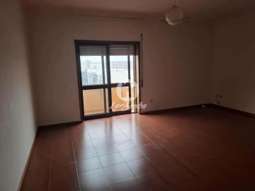 Apartamento T3 para Venda em Cristelos, Boim e Ordem