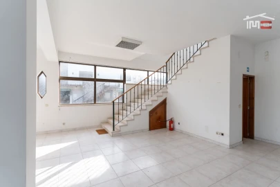 Armazém para Arrendamento em Nossa Senhora da Piedade