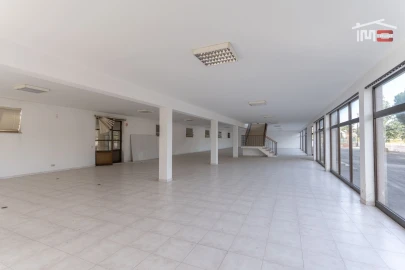 Armazém para Arrendamento em Nossa Senhora da Piedade