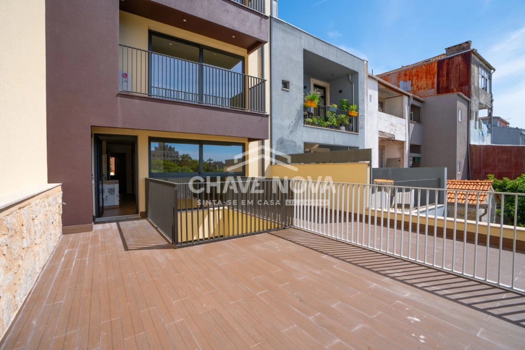 Apartamento T2 para Venda em Cedofeita, Santo Ildefonso, Sé, Miragaia, São Nicolau e Vitória Foto 2