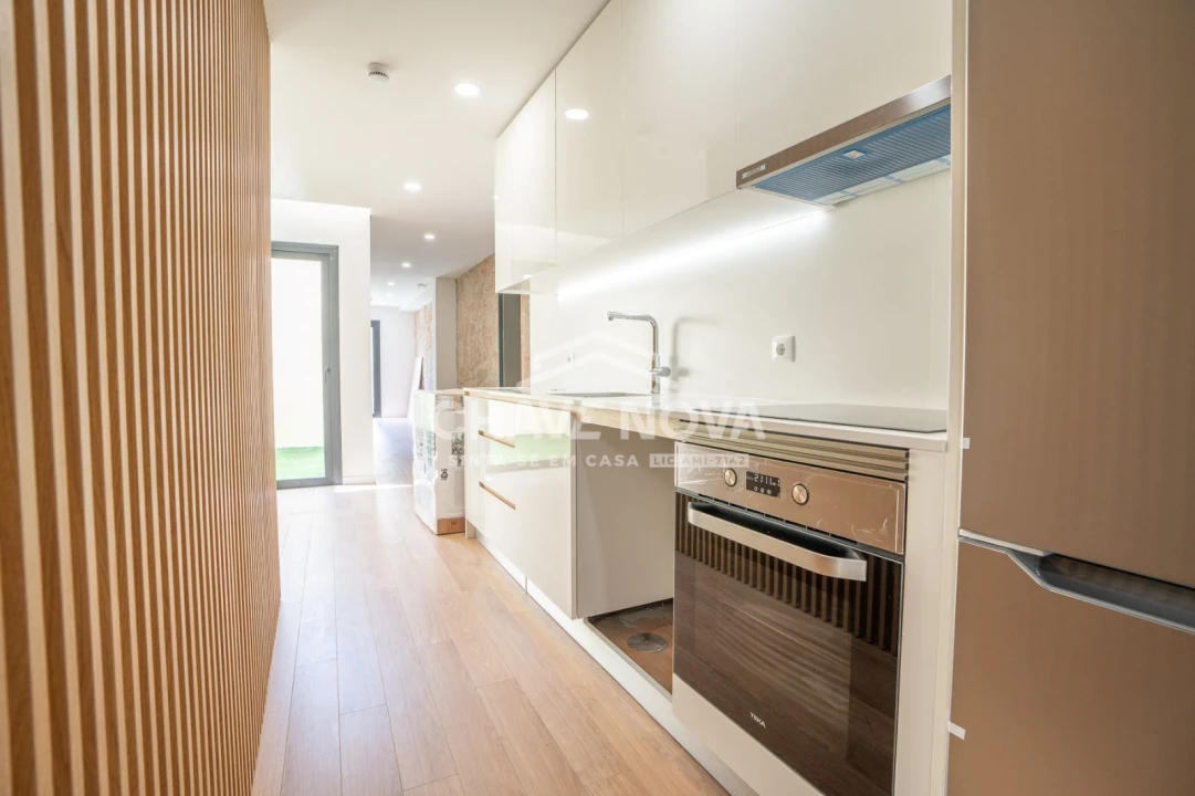 Apartamento T2 para Venda em Cedofeita, Santo Ildefonso, Sé, Miragaia, São Nicolau e Vitória Foto 8