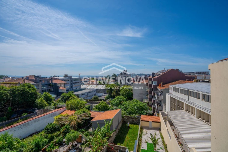 Apartamento T2 para Venda em Cedofeita, Santo Ildefonso, Sé, Miragaia, São Nicolau e Vitória Foto 4