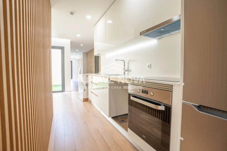 Apartamento T2 para Venda em Cedofeita, Santo Ildefonso, Sé, Miragaia, São Nicolau e Vitória Foto 8