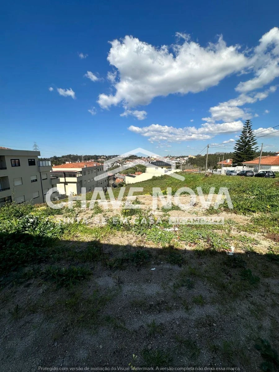 Terreno para Venda em Paços de Brandão Foto 6