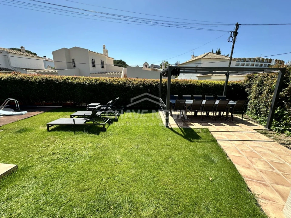 Moradia T3 para Venda em Quarteira Foto 5