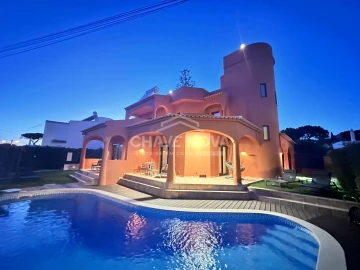 Moradia T3 para Venda em Quarteira