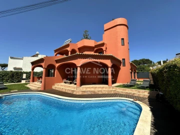 Moradia T3 para Venda em Quarteira