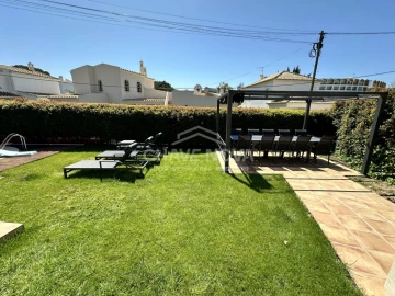 Moradia T3 para Venda em Quarteira