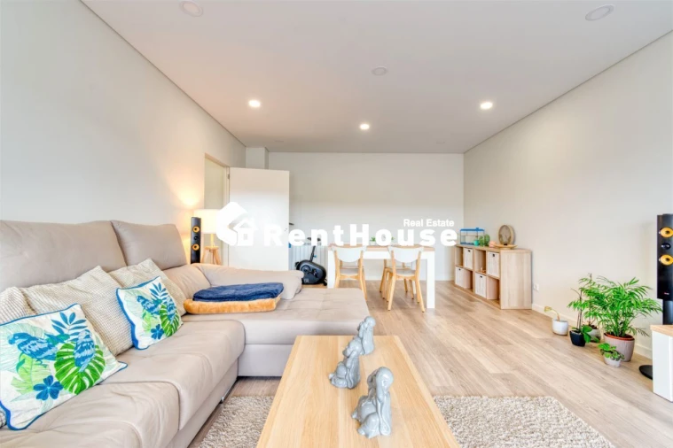 Apartamento T2 para Venda em Tavarede Foto 2