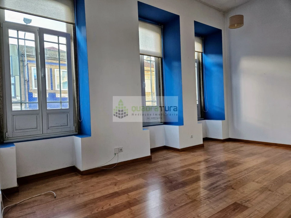 Apartamento T1 para Venda em Paranhos Foto 3