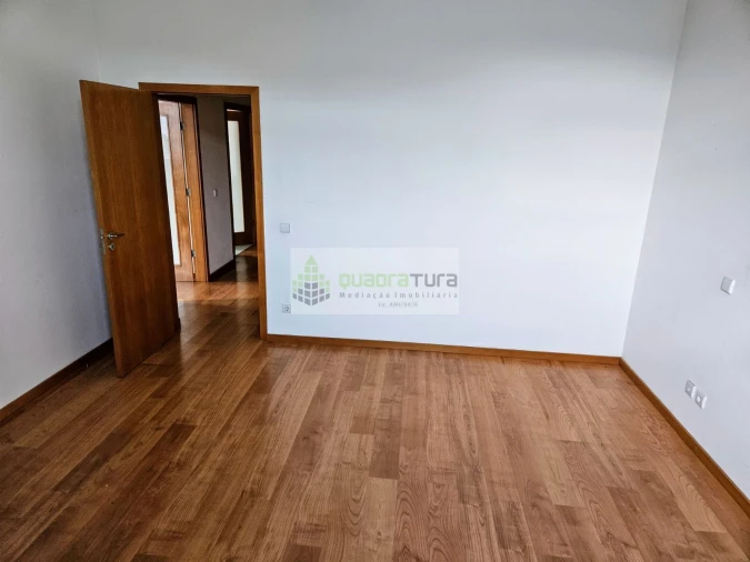 Apartamento T1 para Venda em Paranhos Foto 9