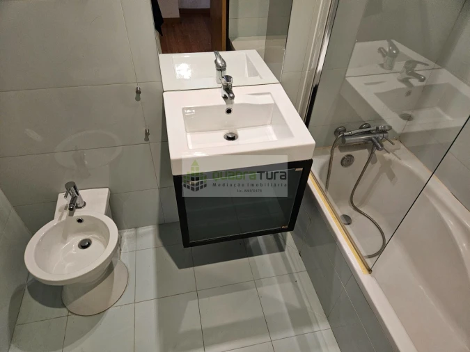 Apartamento T1 para Venda em Paranhos Foto 12