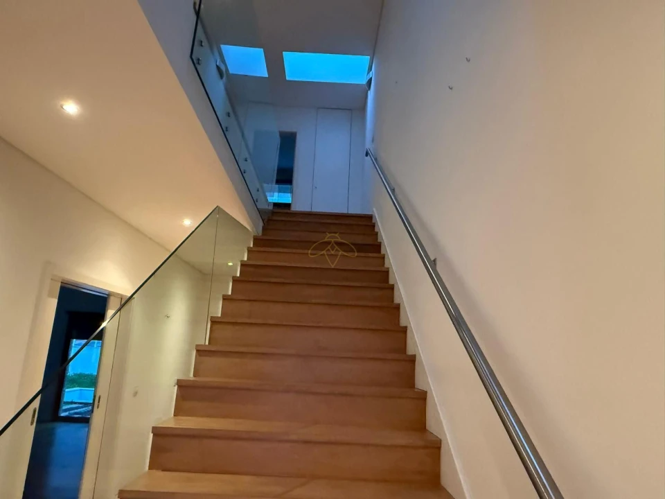 Moradia T4 para Venda em São Domingos de Rana Foto 24