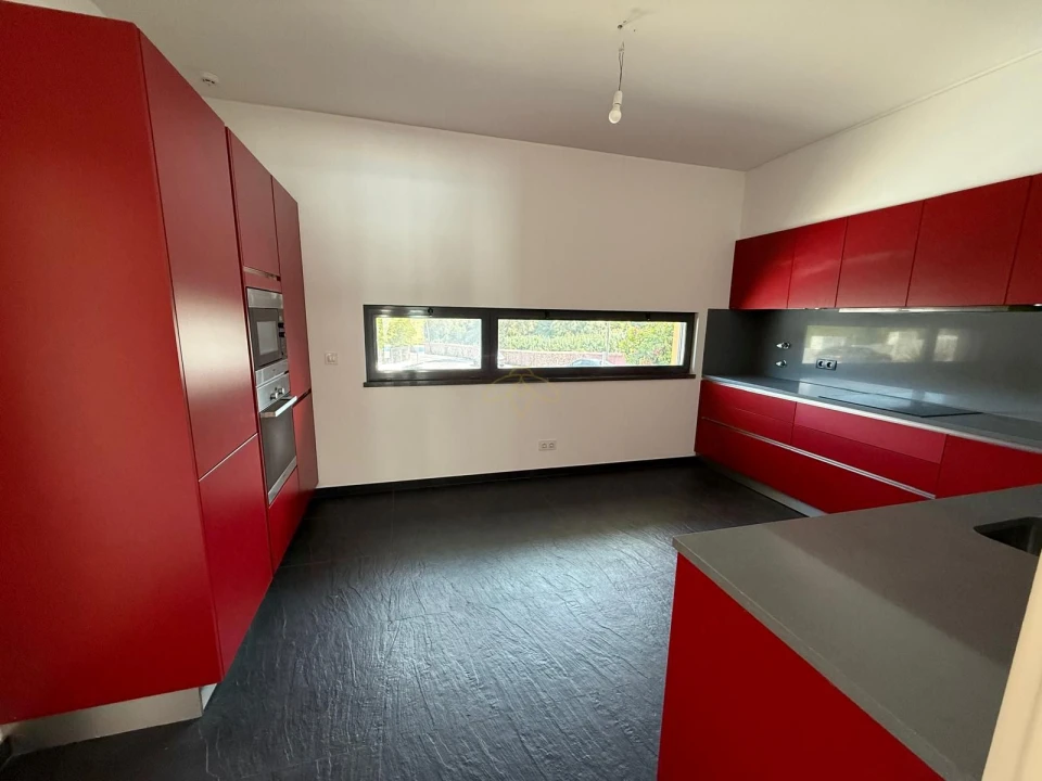 Moradia T4 para Venda em São Domingos de Rana Foto 6