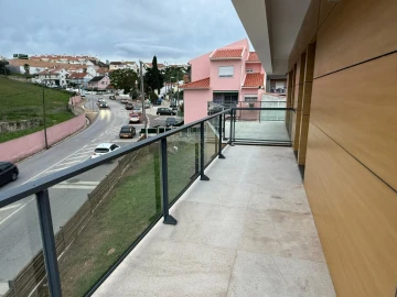 Moradia T4 para Venda em São Domingos de Rana