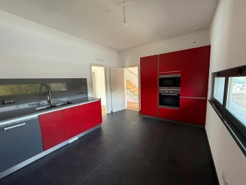 Moradia T4 para Venda em São Domingos de Rana