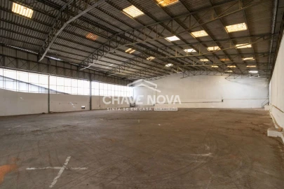 Armazém para Arrendamento em Santa Maria de Lamas
