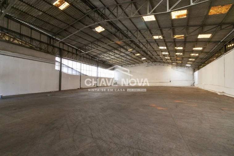 Armazém para Arrendamento em Santa Maria de Lamas Foto 2