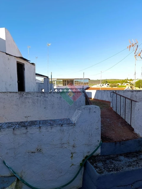 Moradia T5 para Venda em São João Baptista