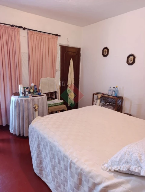 Moradia T5 para Venda em São João Baptista