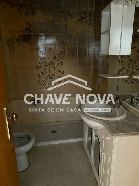 Apartamento T4 para Venda em Faro (Sé e São Pedro)