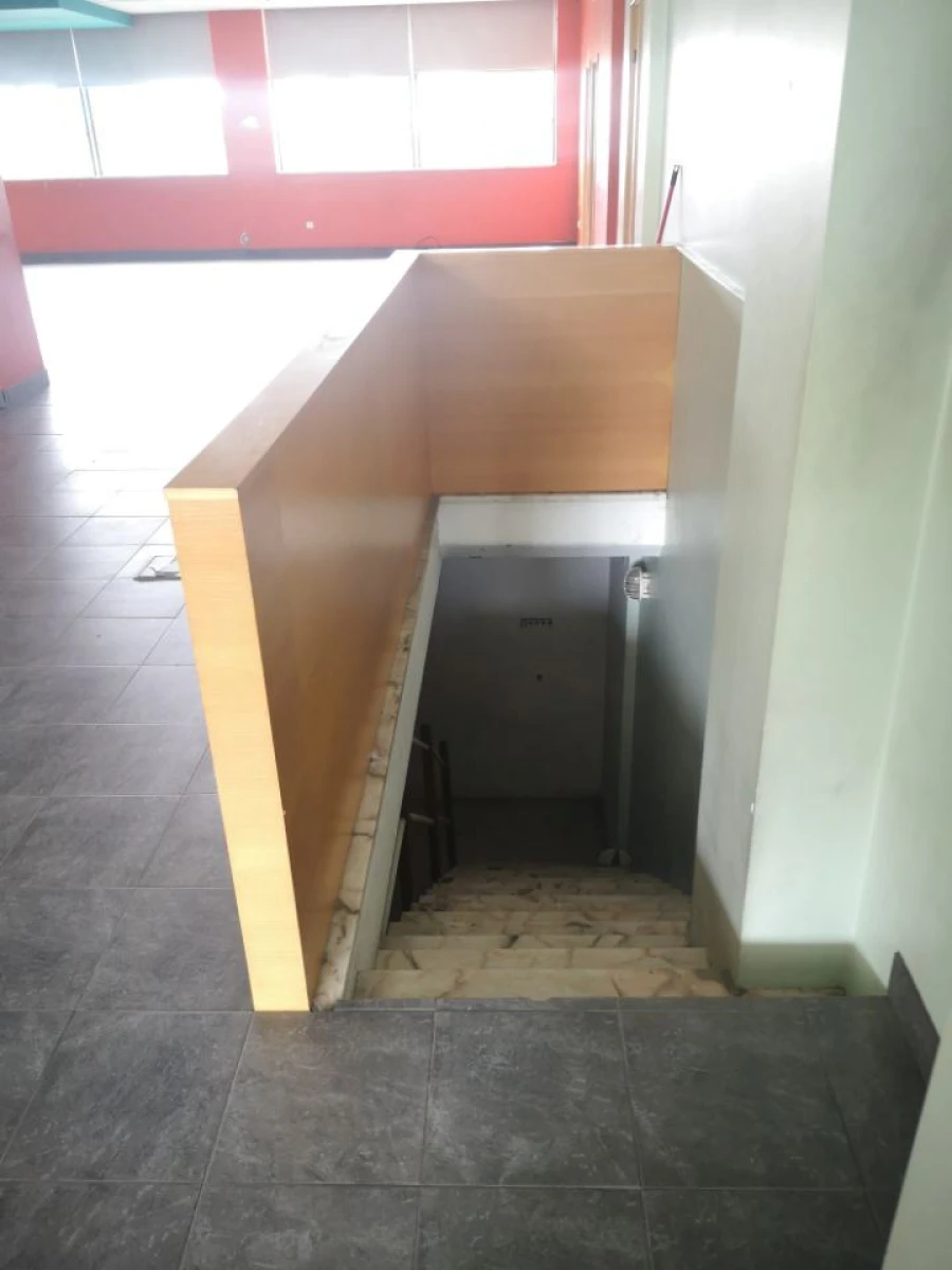 Loja para Arrendamento em São João da Madeira Foto 8