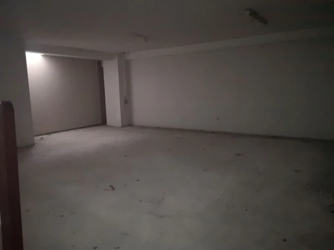 Loja para Arrendamento em São João da Madeira Foto 9