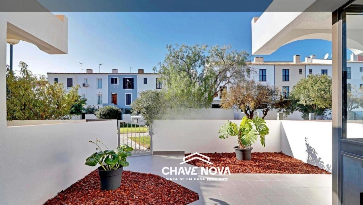 Moradia T3 para Arrendamento em Quarteira Foto 4