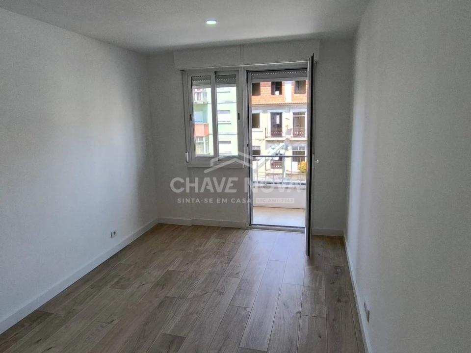 Apartamento T3 para Venda em Águas Livres Foto 2