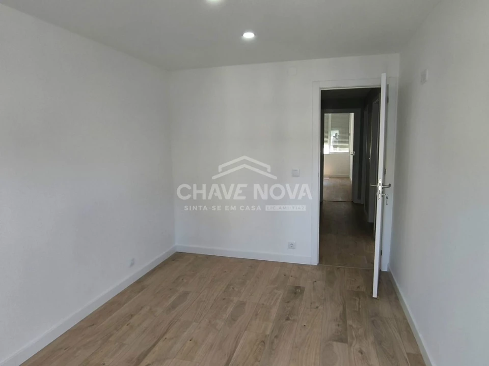 Apartamento T3 para Venda em Águas Livres Foto 5