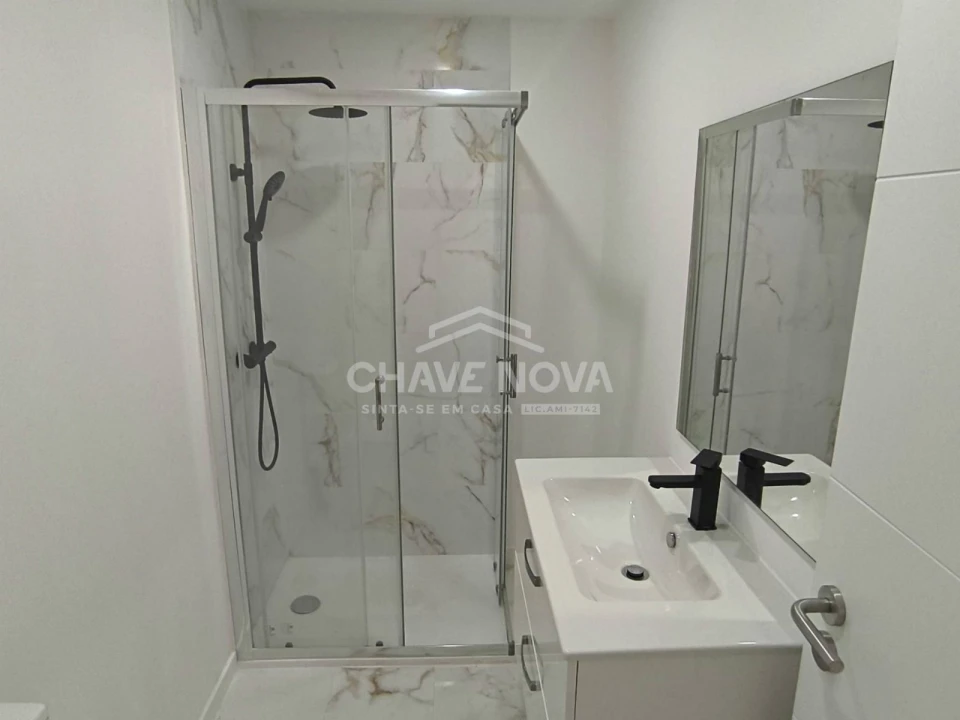 Apartamento T3 para Venda em Águas Livres Foto 16