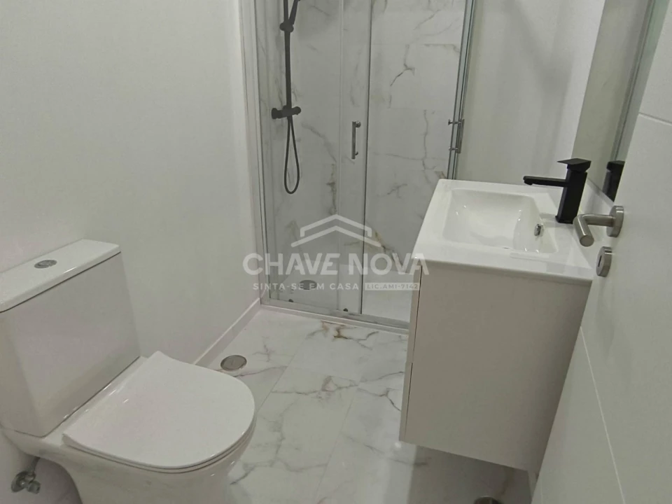 Apartamento T3 para Venda em Águas Livres Foto 17