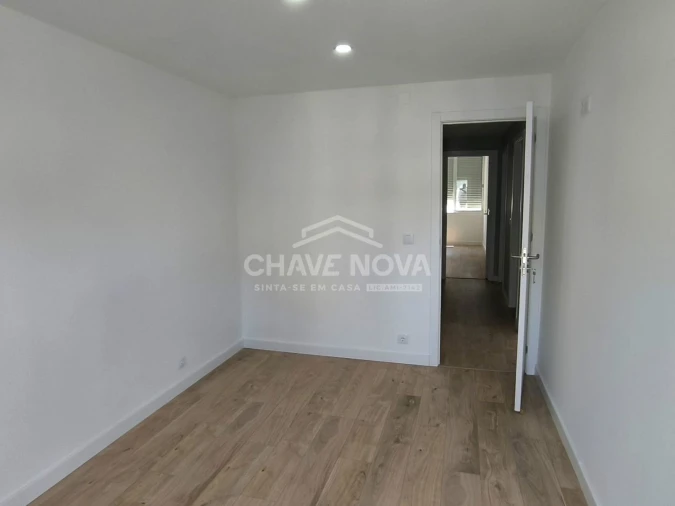 Apartamento T3 para Venda em Águas Livres Foto 5