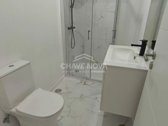 Apartamento T3 para Venda em Águas Livres Foto 17