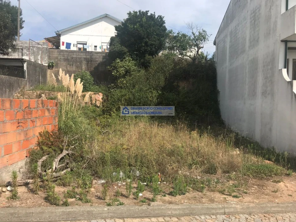 Terreno para Venda em Baguim do Monte (Rio Tinto) Foto 1