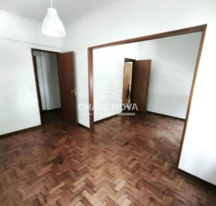 Apartamento T2 para Venda em Massamá e Monte Abraão Foto 2