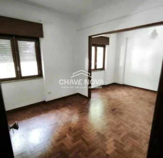 Apartamento T2 para Venda em Massamá e Monte Abraão