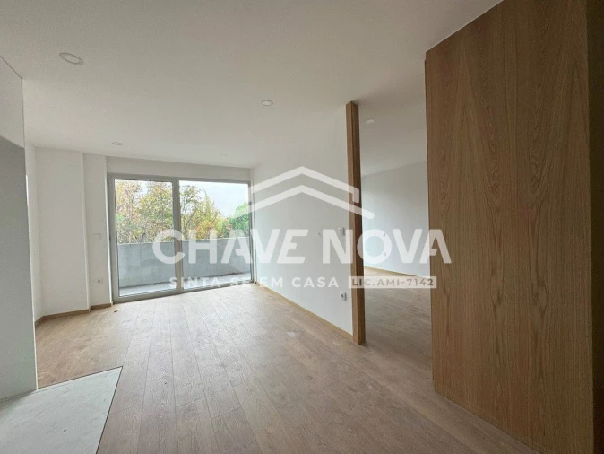 Apartamento T1 para Arrendamento em Ramalde Foto 3