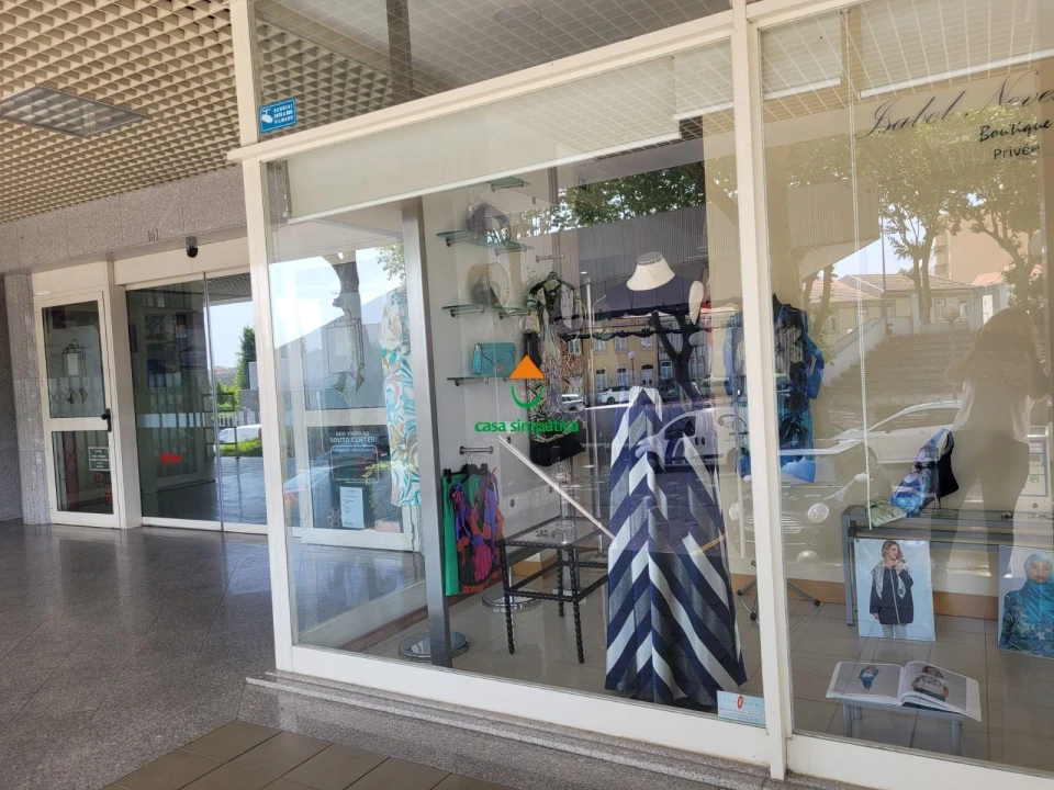 Loja para Venda em Gondomar (São Cosme), Valbom e Jovim Foto 1